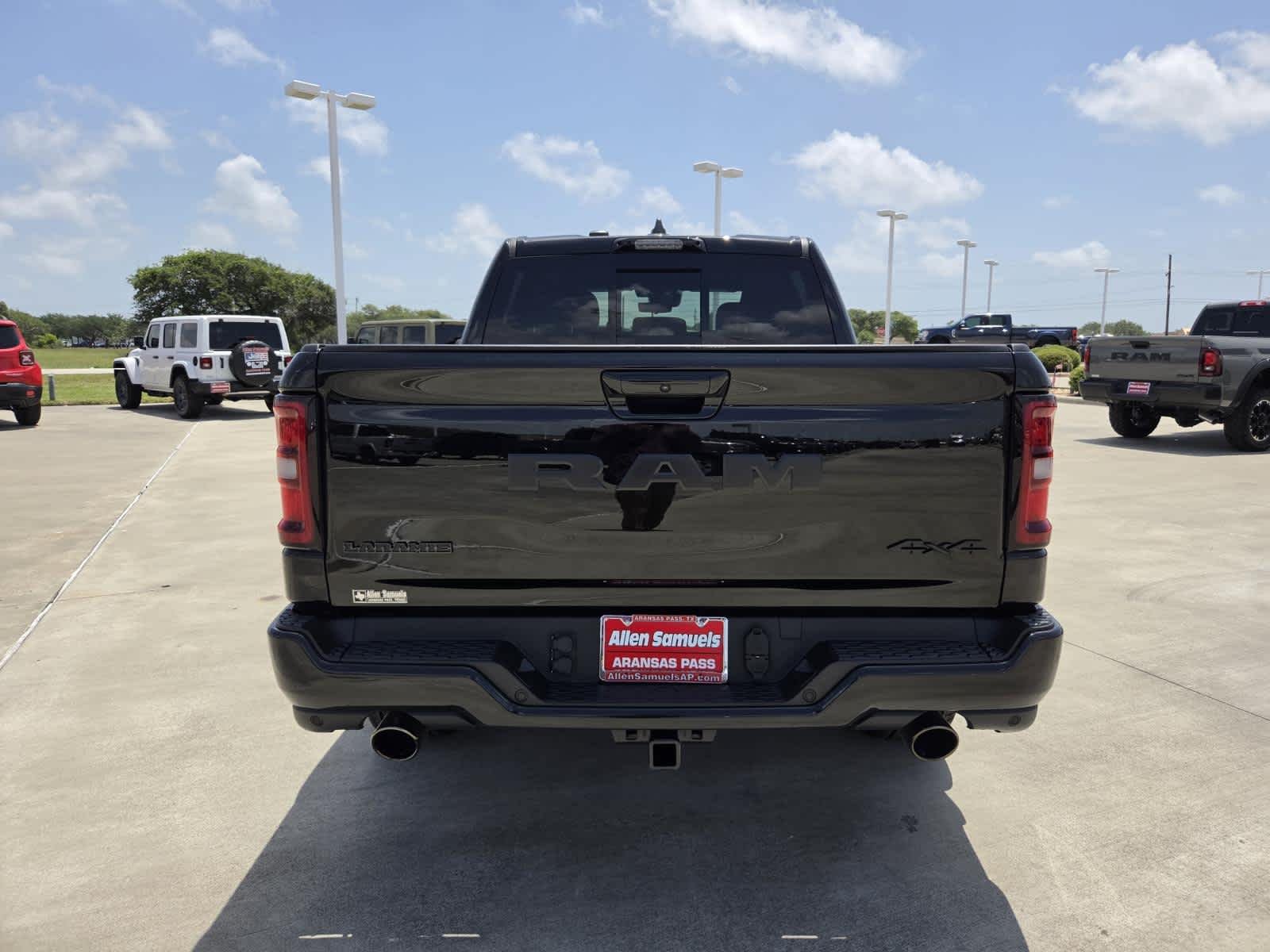 New 2026 Diamond Black Crystal Pearl-Coat Exterior Paint RAM Laramie image 4