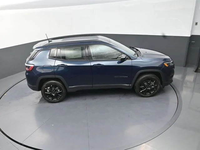 New 2026 Fathom Blue Pearl Coat Jeep Latitude image 18
