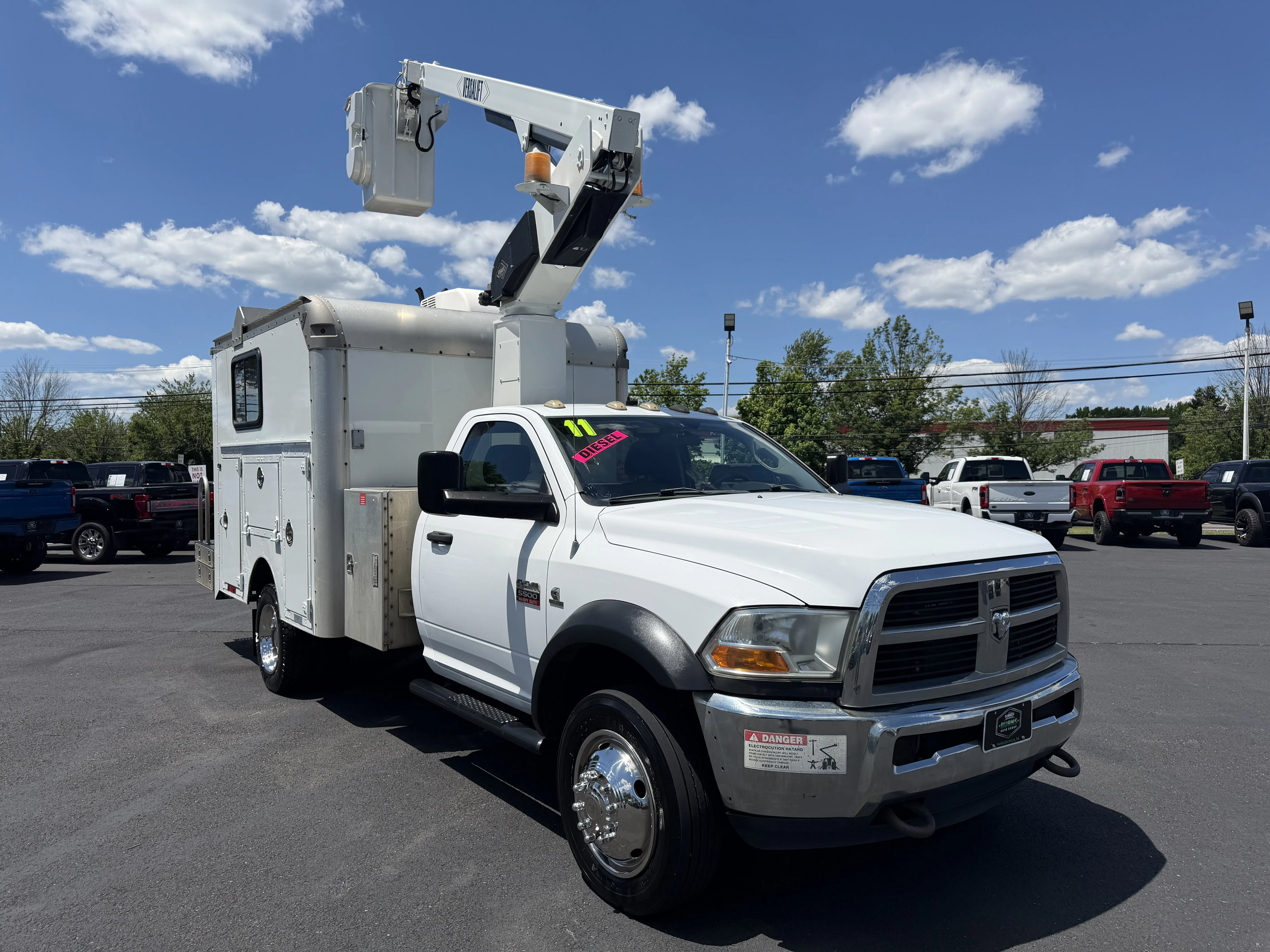 Used 2011 Bright White Ram  image 2