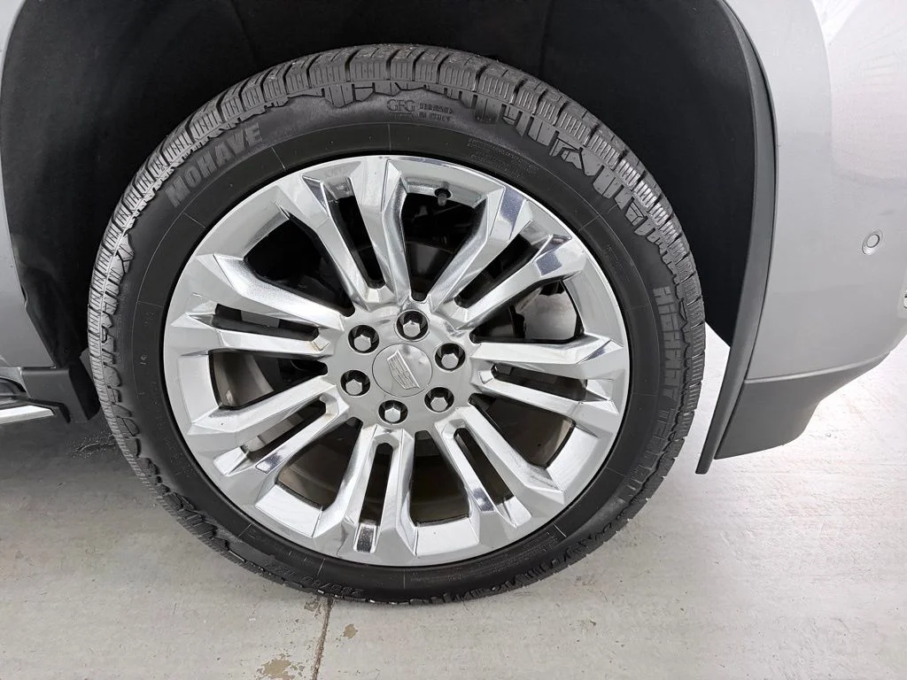 Used 2020 Gray Cadillac Luxury image 4