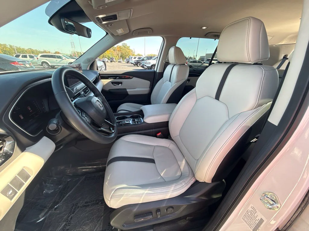 Used 2026  Honda EX-L image 4