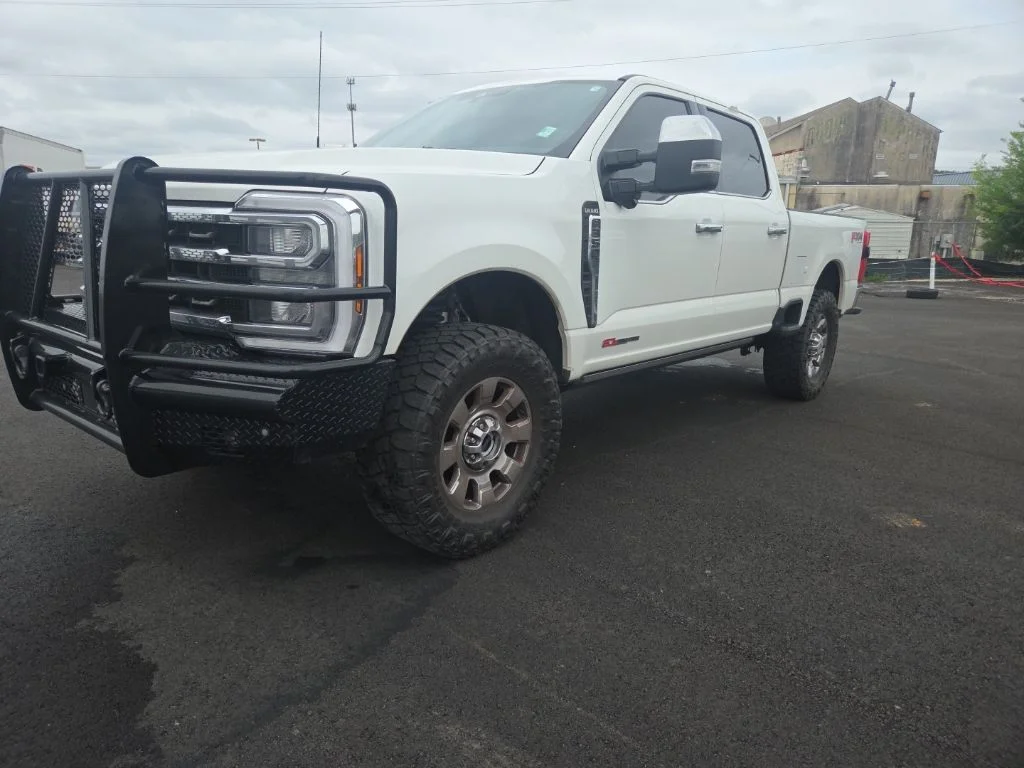 Used 2024 White Metallic Ford King Ranch image 3