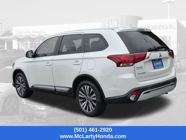 Used 2020 White Mitsubishi SE image 3