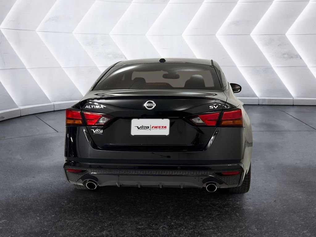 Used 2019 Black Nissan 2.5 SV image 5