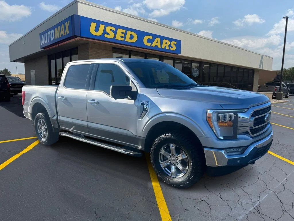 Used 2021 Silver Ford XLT image 4