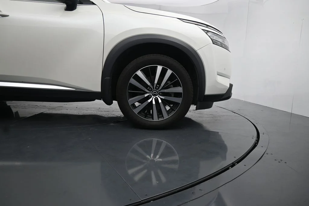 2023 Nissan Pathfinder Platinum - Photo 11