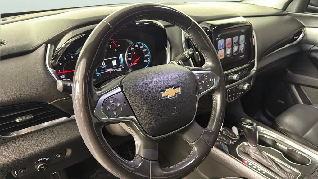 Used 2019 GRAPHITE METALLIC Chevrolet LT Leather image 21