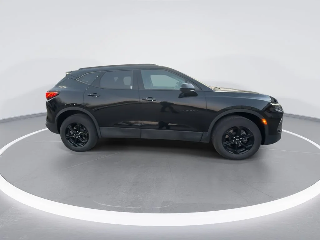 Used 2023 Black Chevrolet LT image 9