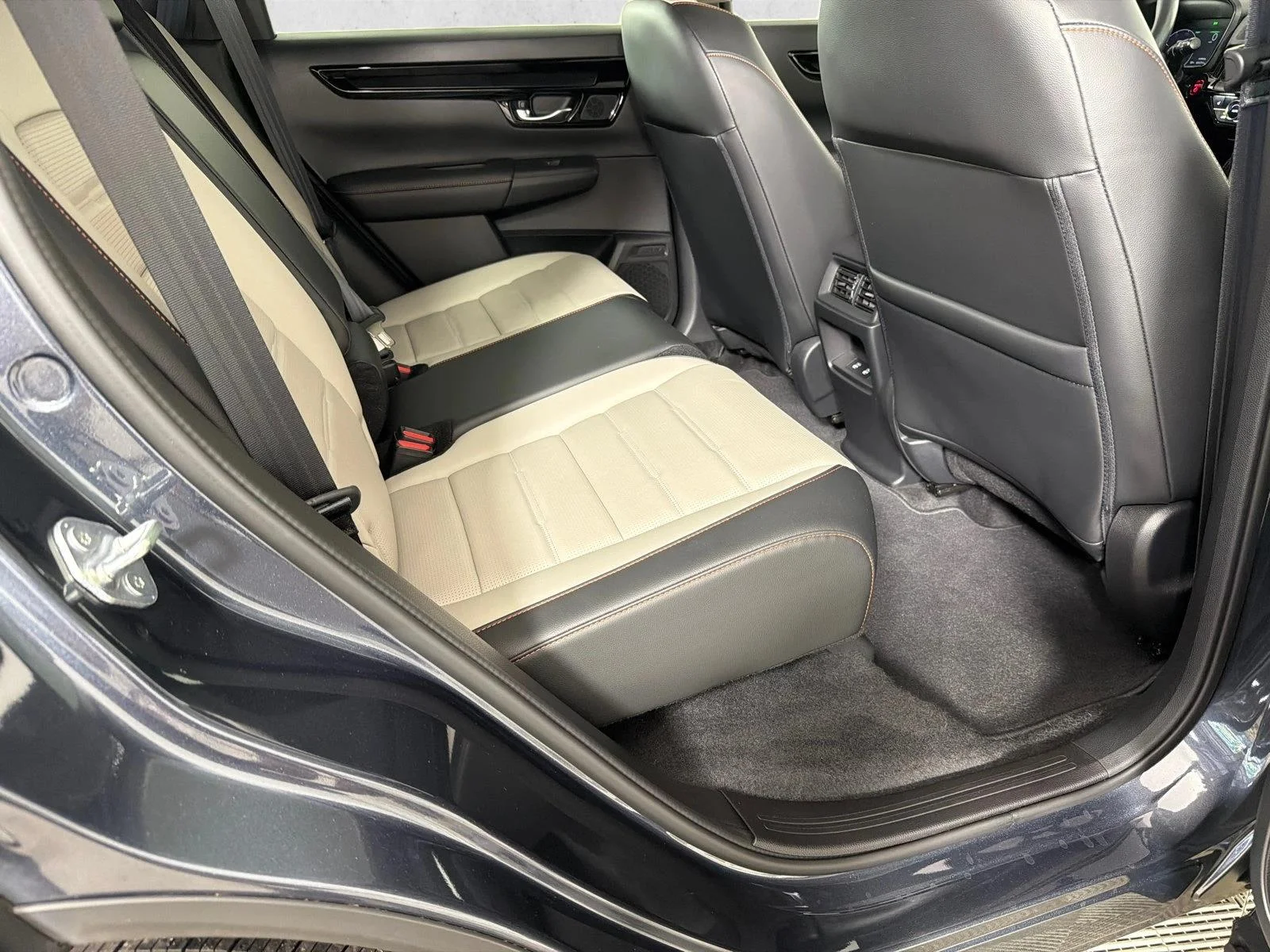 Used 2024 Meteorite Gray Met Honda Sport Touring image 17