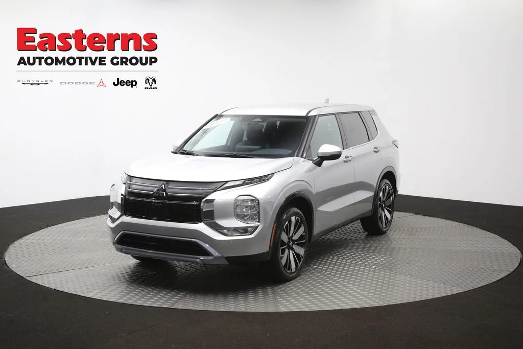 Used 2025 Silver Mitsubishi SE image 55