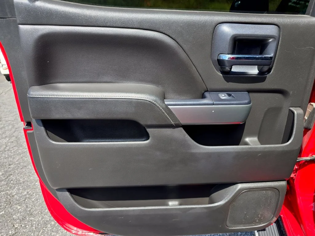 Used 2018 Red Chevrolet LT image 47