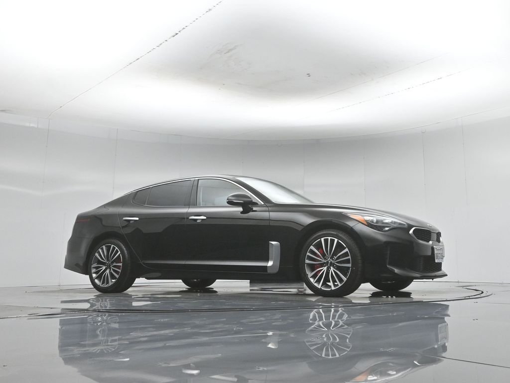 Used 2019 Black Kia Premium image 3