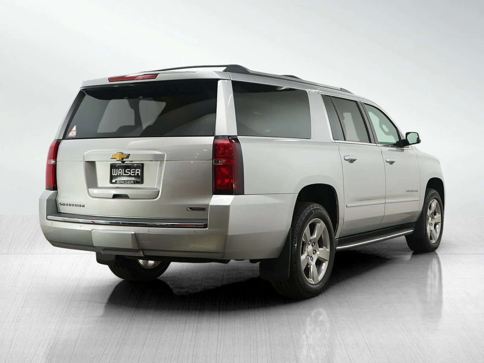 Used 2018 Silver Ice Metallic Chevrolet Premier image 5