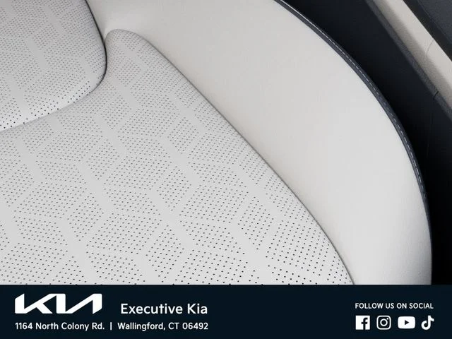 New 2027 Silver Kia  image 24