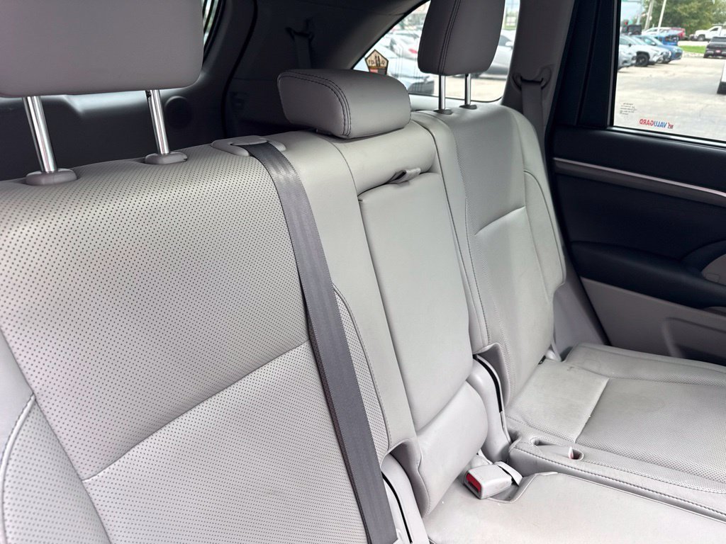 Certified Used 2017 Blizzard Pearl Toyota Limited Platinum image 18