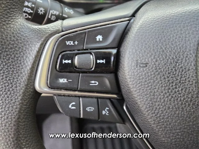 Used 2018 White Honda EX image 23