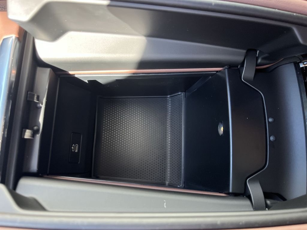 New 2027 Carbon Black Metallic BMW xDrive40i image 21