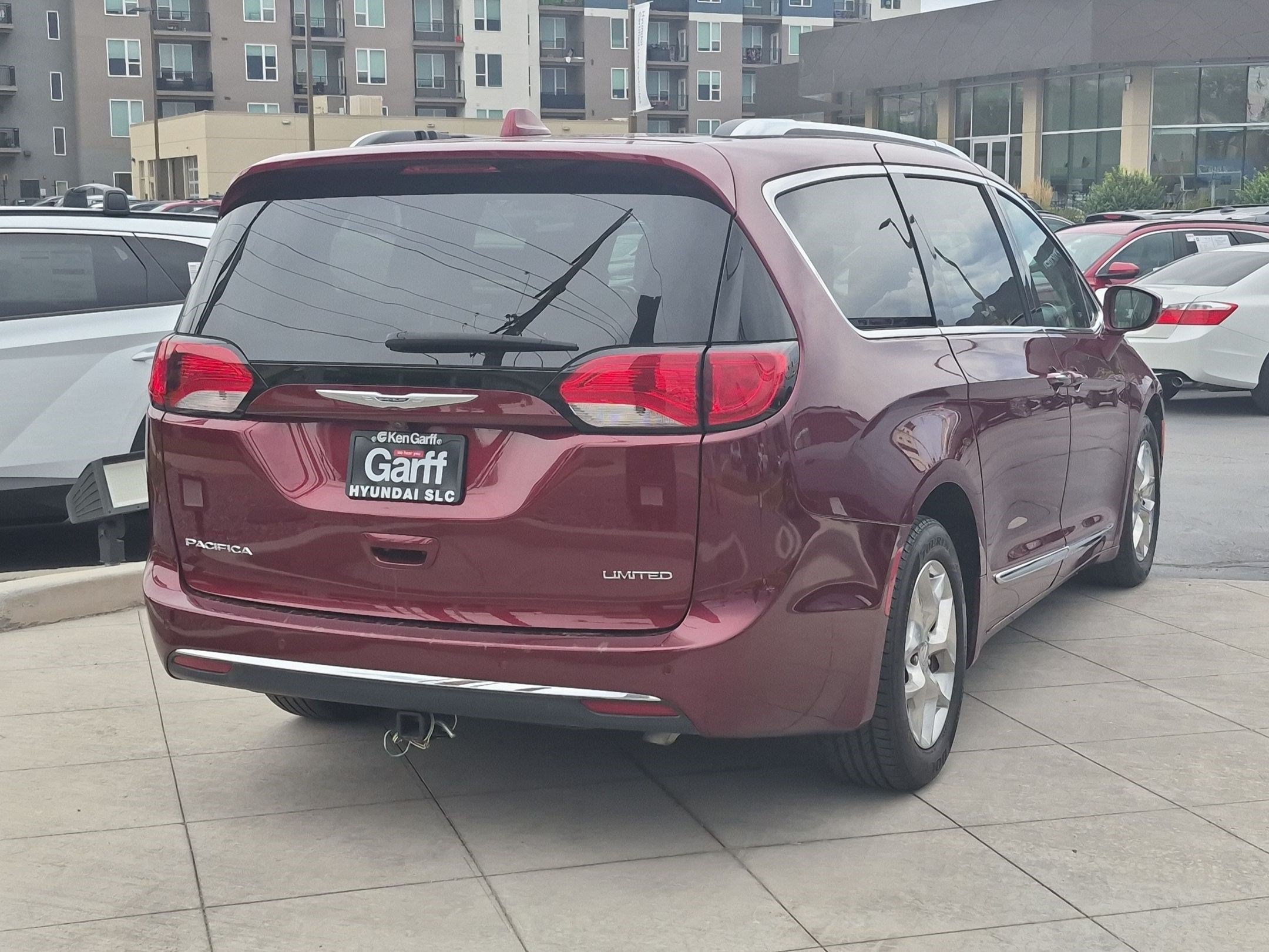 Used 2017 Velvet Red Pearlcoat Chrysler Limited image 3