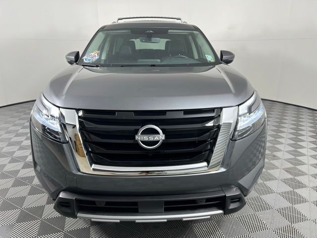 Used 2024 Gray Nissan SL image 2