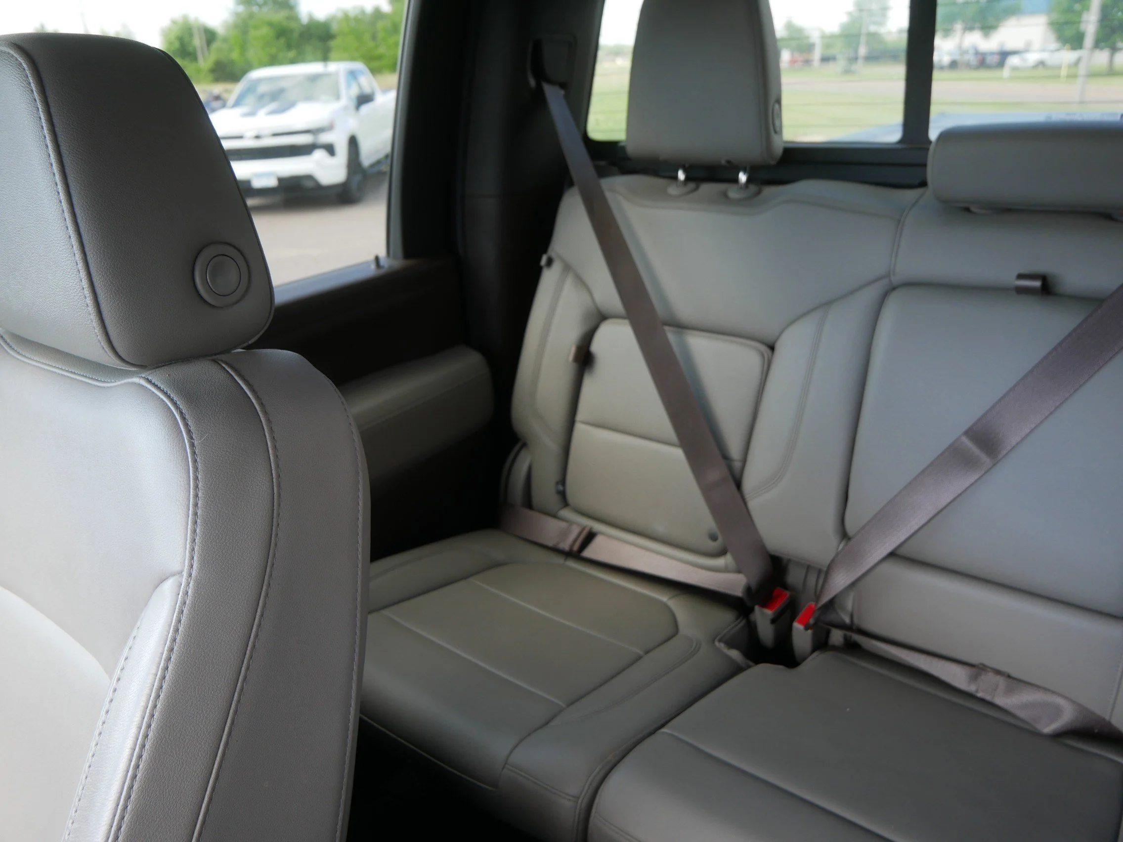 Used 2020 Summit White Chevrolet LT image 12