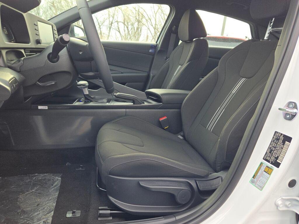 New 2026 White Hyundai SEL Sport image 21