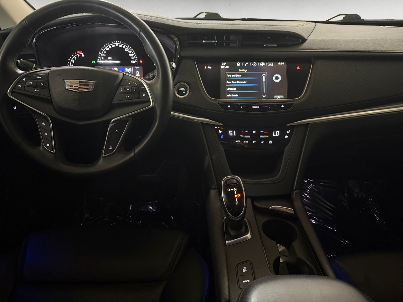 Used 2019 Crystal White Tricoat Cadillac Premium Luxury FWD image 14