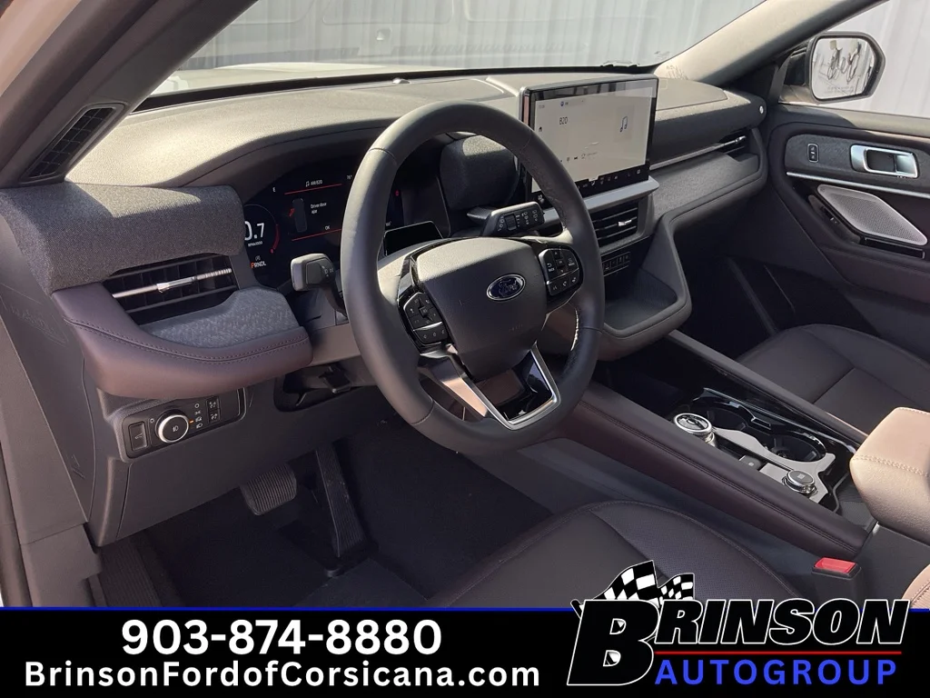 New 2026 Star White Metallic Tri-Coat Ford Platinum™ image 12