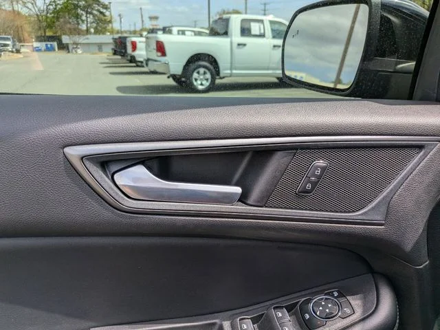 Used 2024 Blue Ford SE image 12