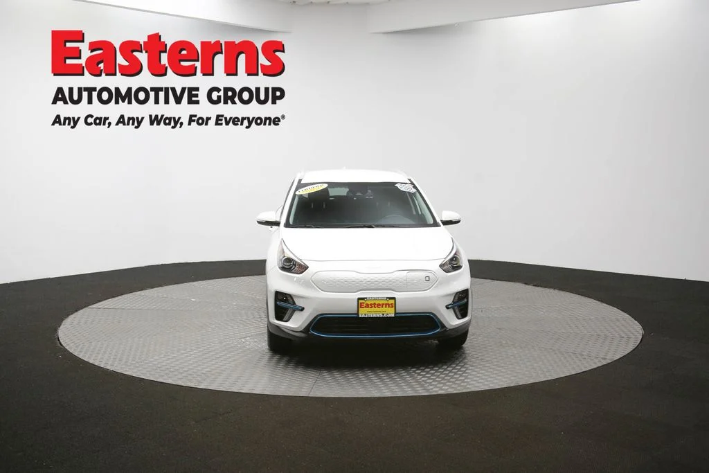 Used 2022 White Kia EX image 54