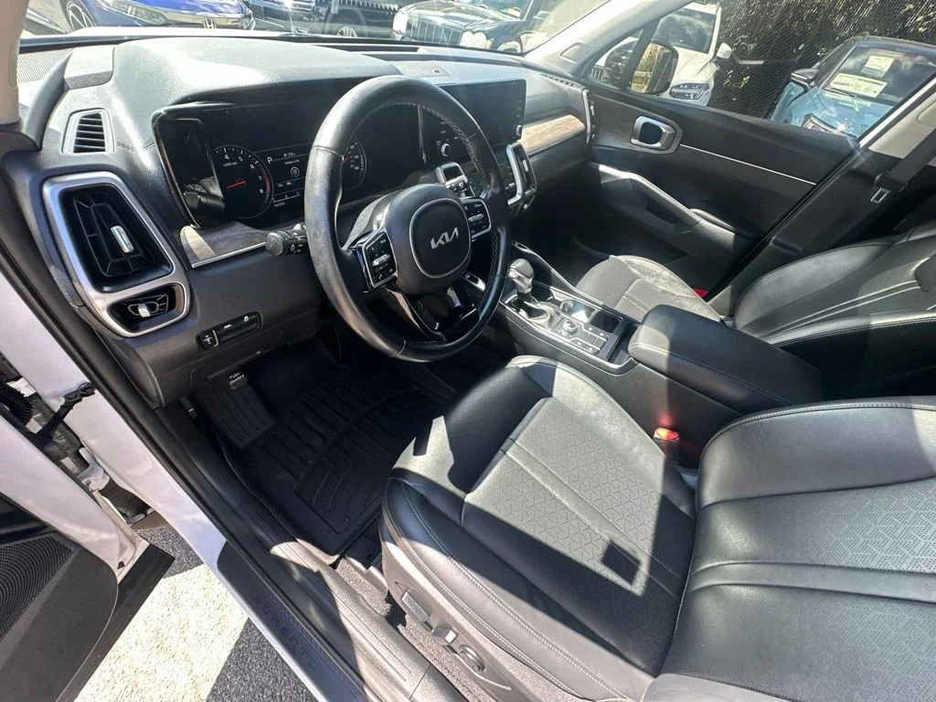 Used 2023 White Kia X-Line S image 9