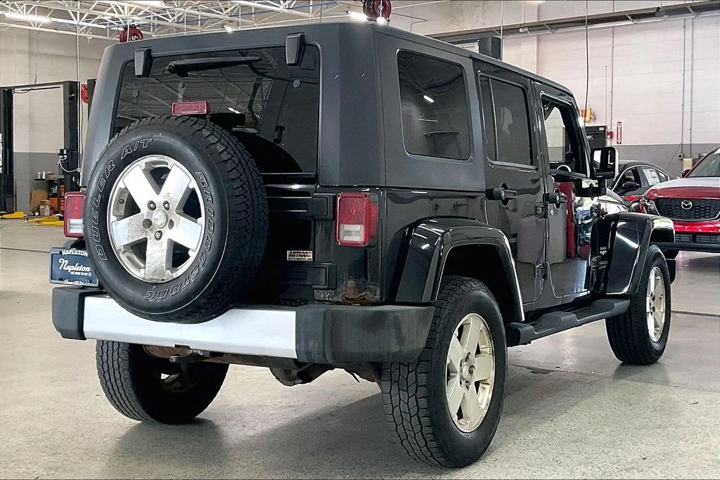 Used 2008 Black Jeep Unlimited Sahara image 13