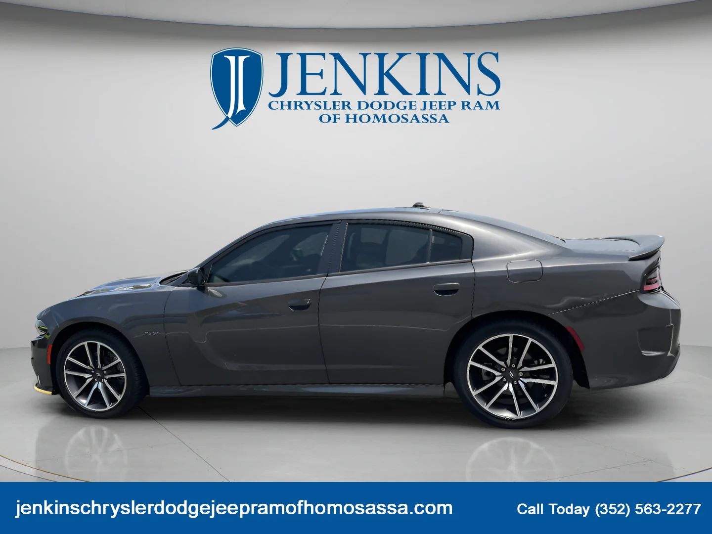 Used 2023 Granite Pearlcoat Dodge R/T image 8