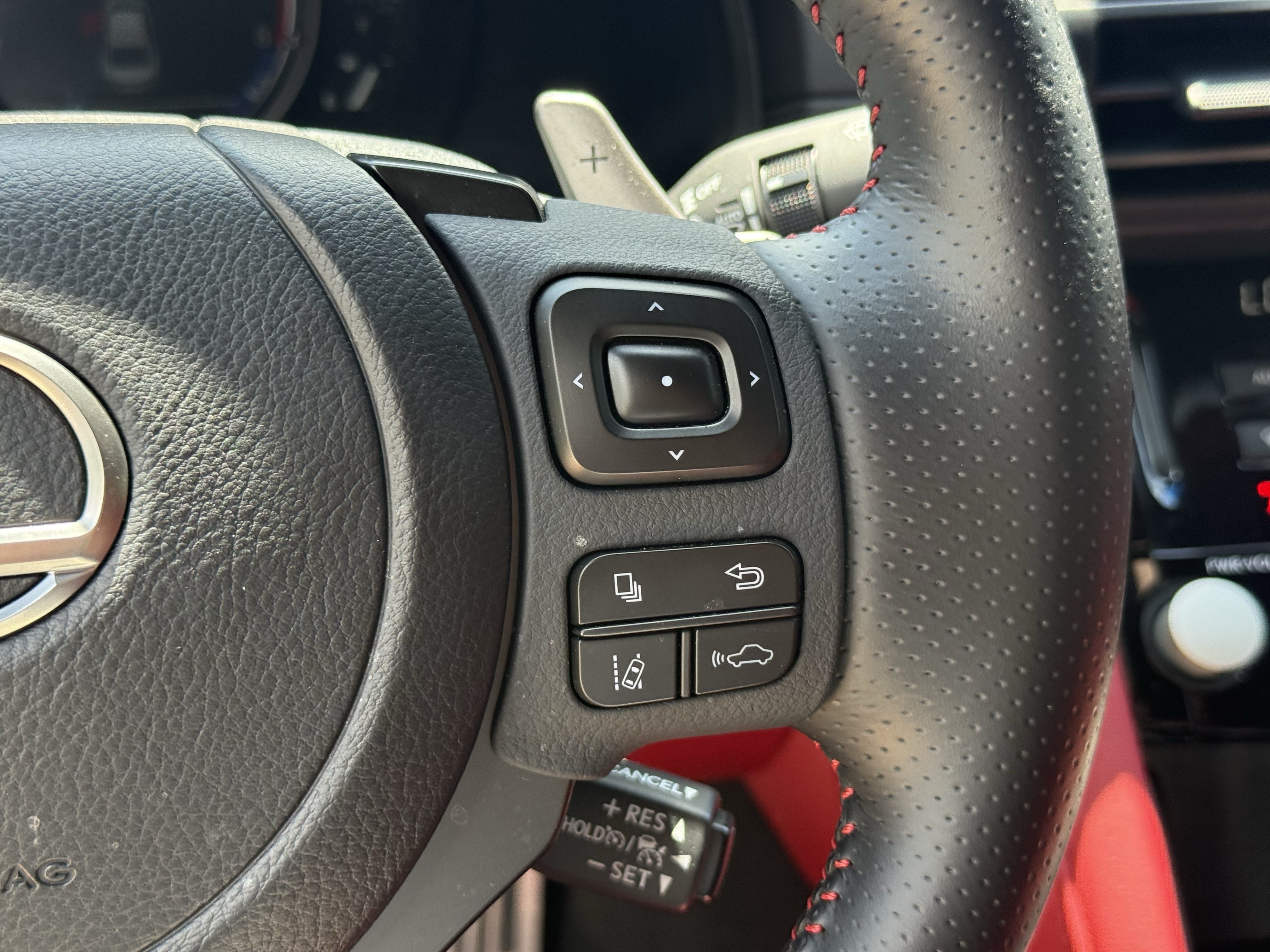 Used 2025  Lexus  image 16