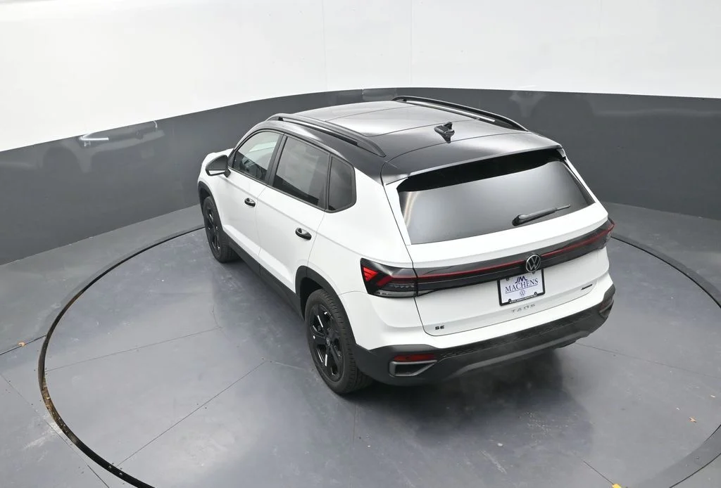 2026 Volkswagen Taos SE Black - Photo 17