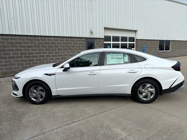 New 2026 Serenity White Hyundai SE image 9
