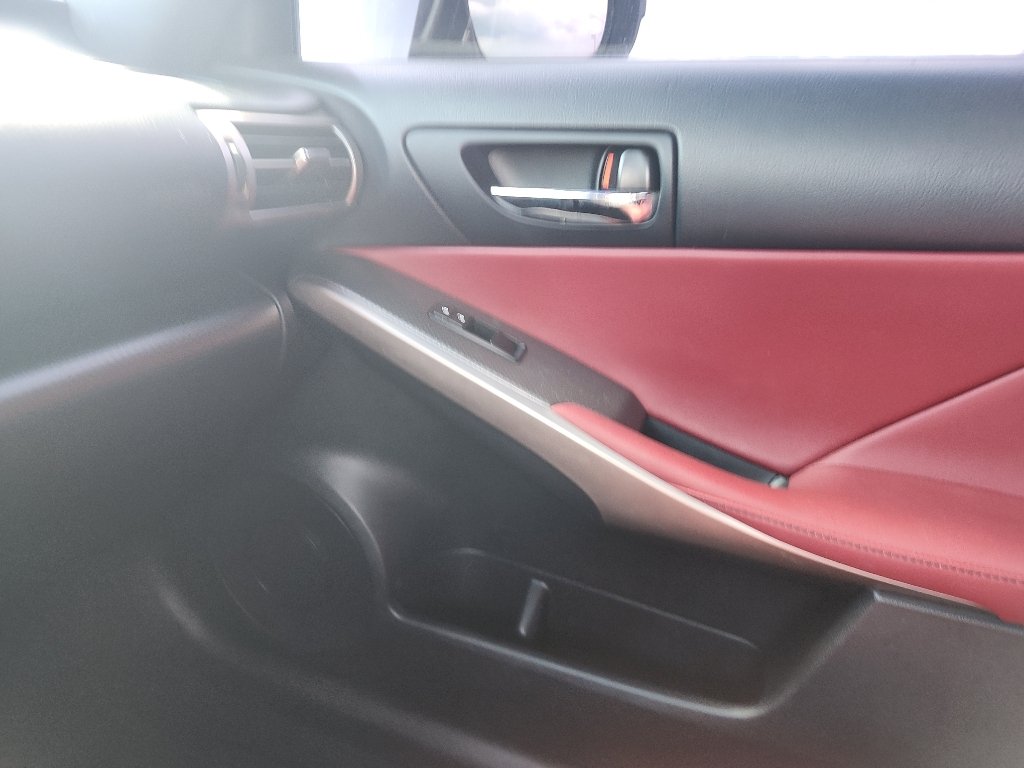 Used 2015 Starfire Pearl Lexus  image 24