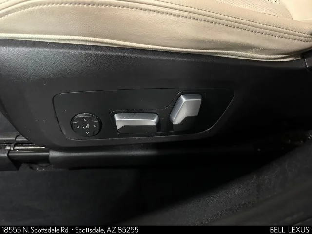 Used 2023 Black BMW xDrive30i image 19