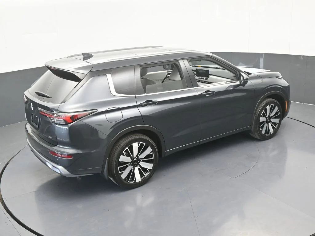 New 2026 Gray Mitsubishi SEL image 51