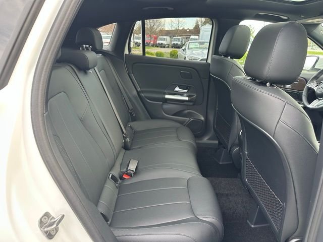 New 2026 Polar White Mercedes-Benz GLA 250 image 23