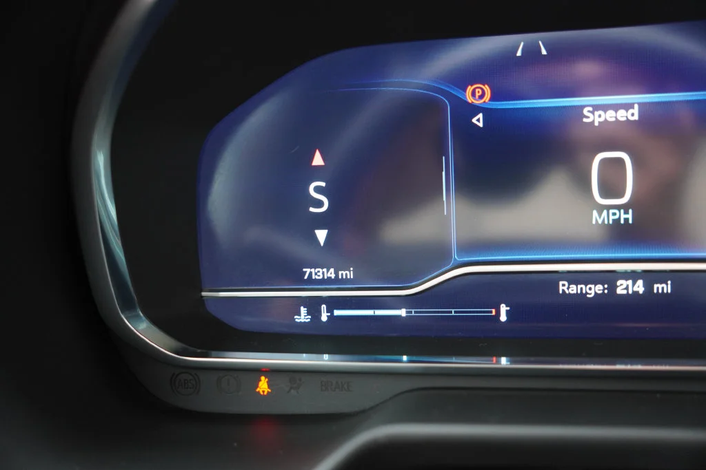 Used 2022 Summit White Chevrolet RST image 39