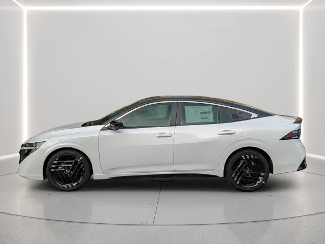 New 2027 Aspen White TriCoat / Super Black Two-tone Nissan SR image 3