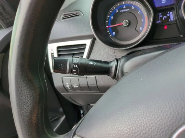 Used 2016 Blue Hyundai Base image 28