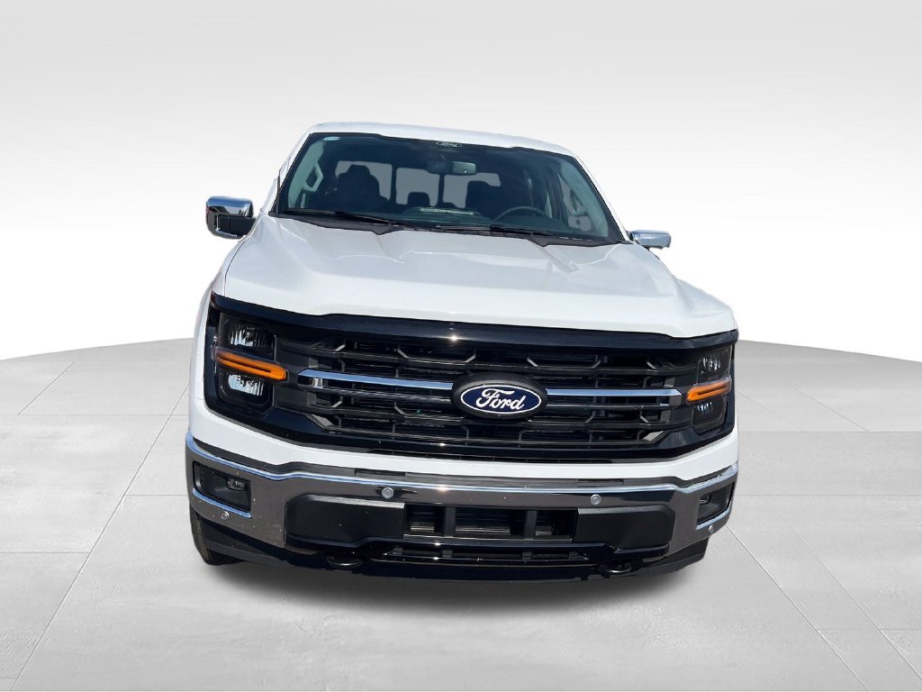 New 2026 Oxford White Ford XLT image 8