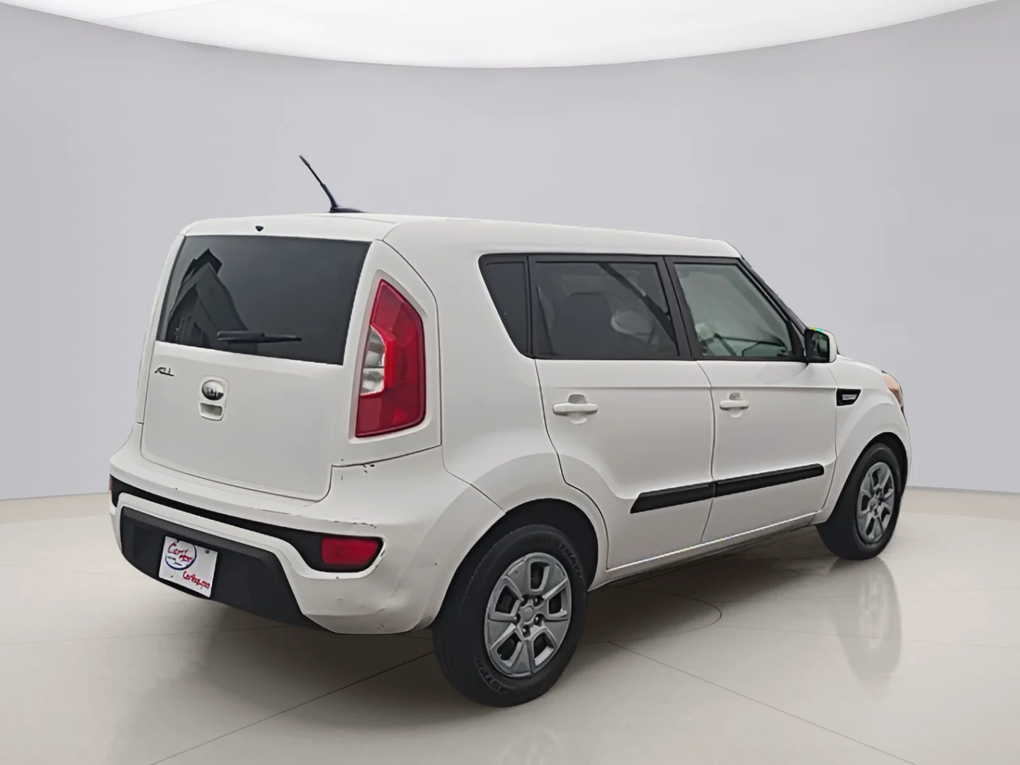 Used 2013 White Kia ! WAGON image 5