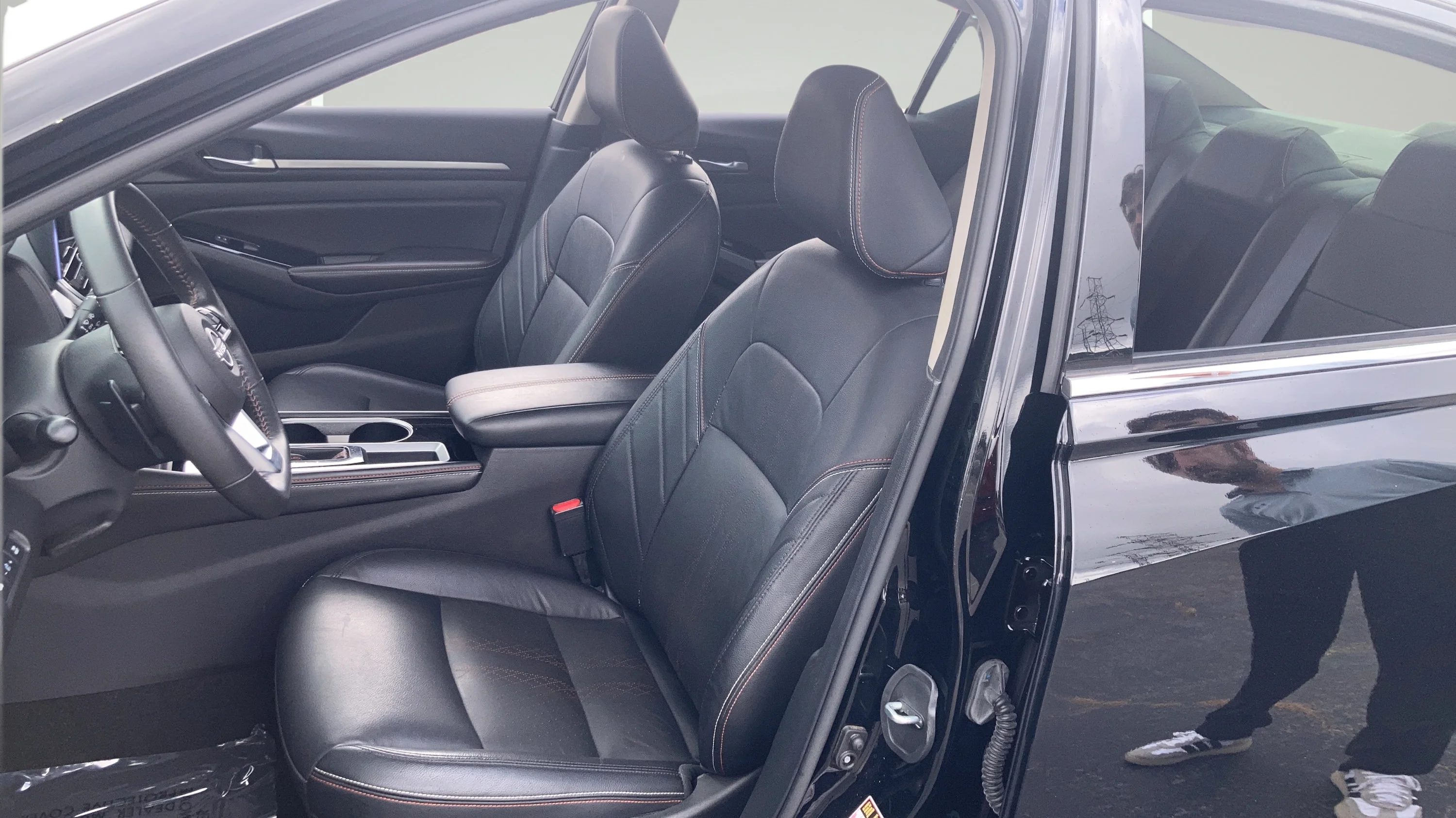 Certified Used 2024 Super Black Nissan 2.5 SR image 11