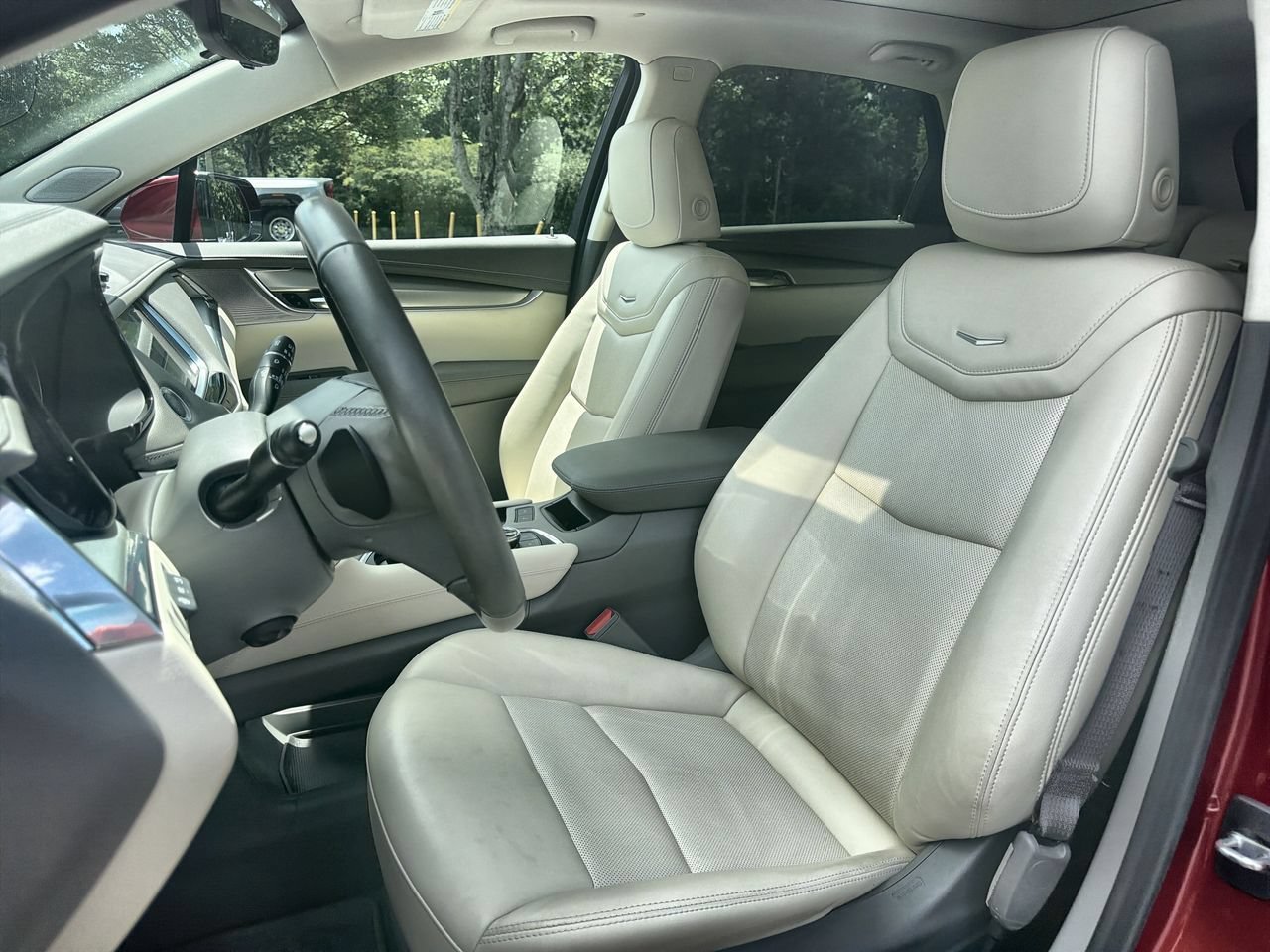 Used 2021 INFRARED TINTCOAT Cadillac FWD Premium Luxury image 16