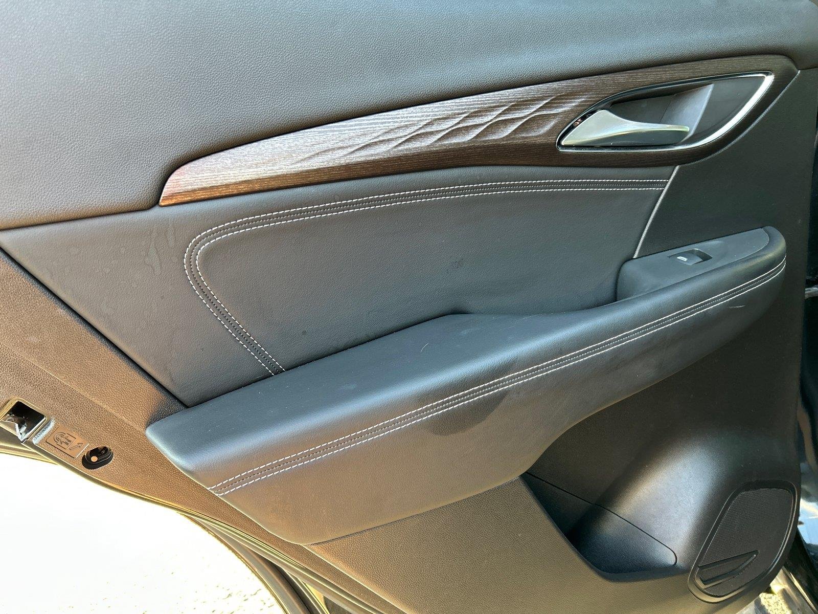 Used 2023 EBONY TWILIGHT METALLIC Buick Avenir image 36