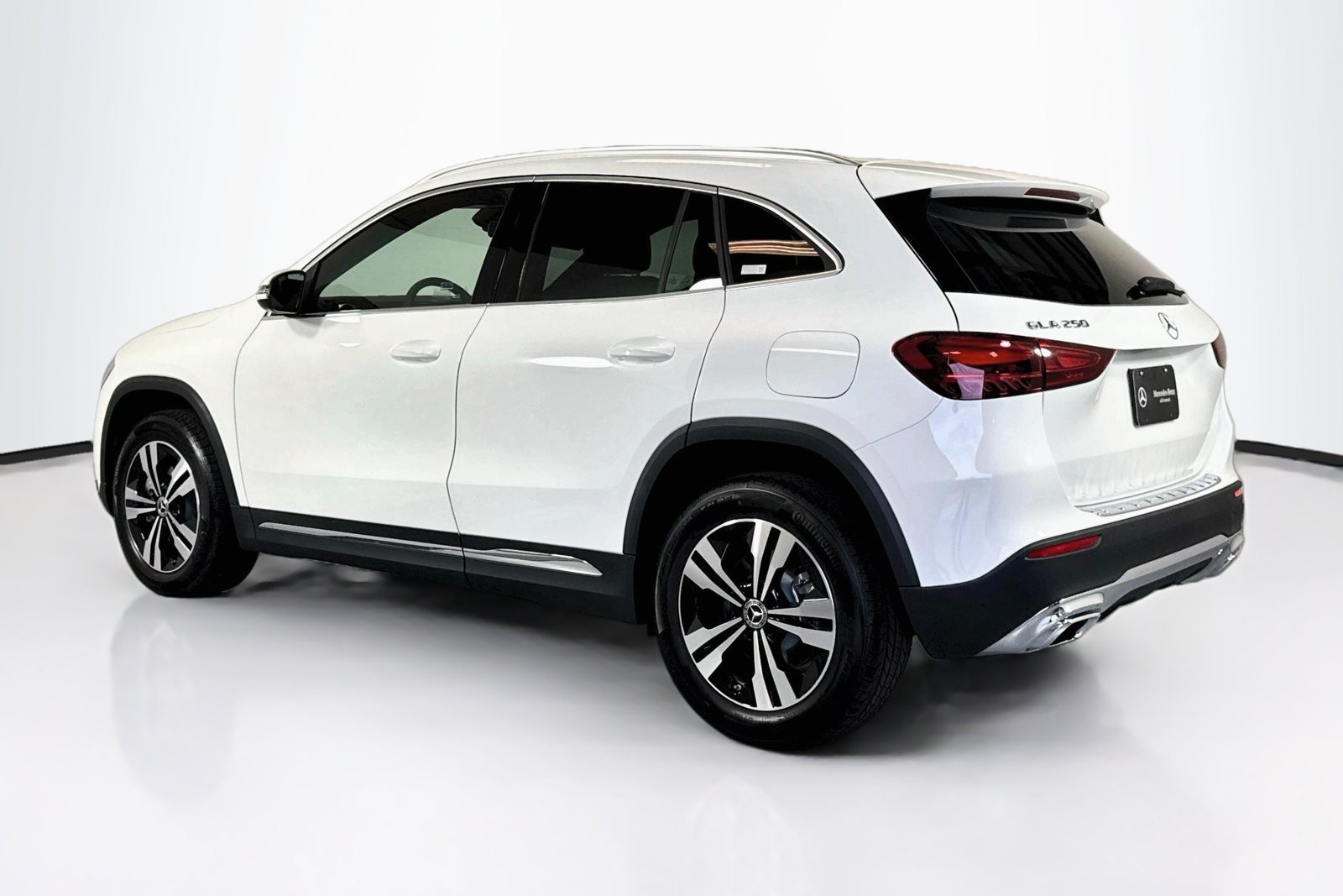 New 2026 Polar White Mercedes-Benz GLA 250 image 7