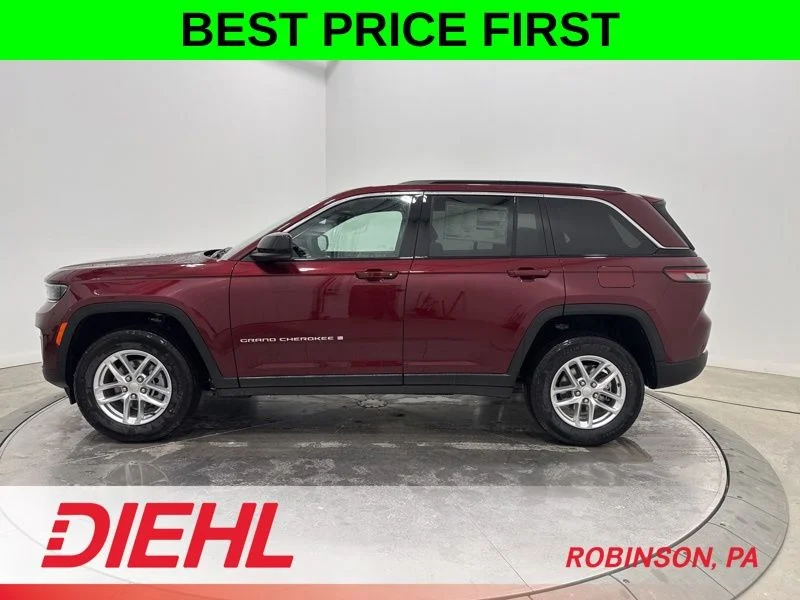 New 2026 Velvet Red Pearl-Coat Exterior Paint Jeep Laredo X image 4