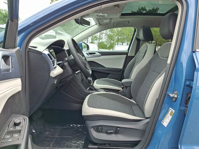 New 2025 Blue Volkswagen 1.5T SE image 9